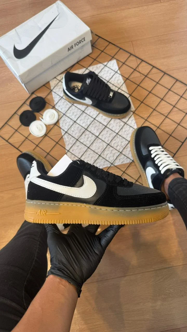 NIKE AIR FORCE