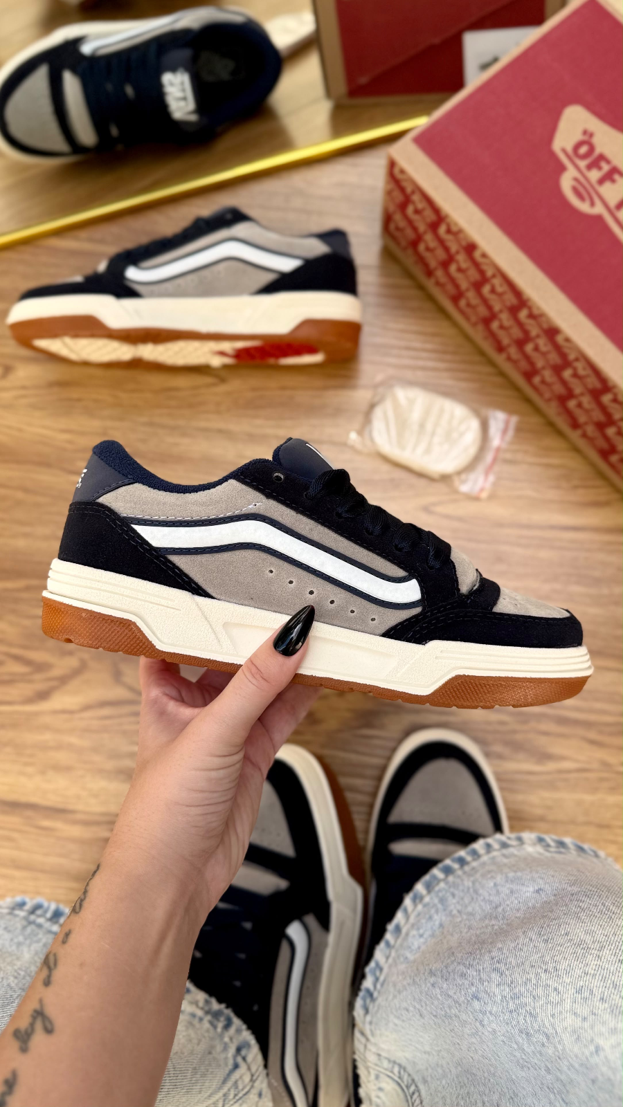 VANS HILYNE