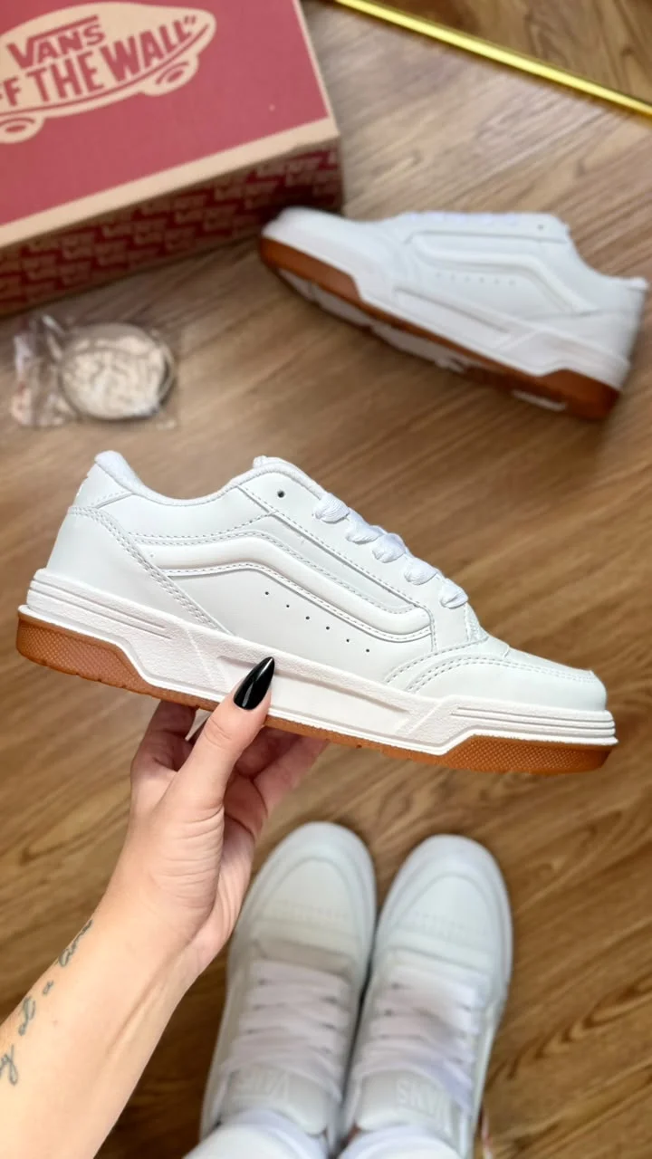 VANS HILYNE