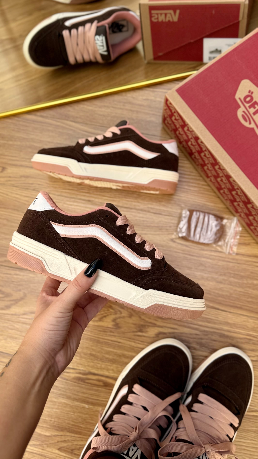 VANS HILYNE