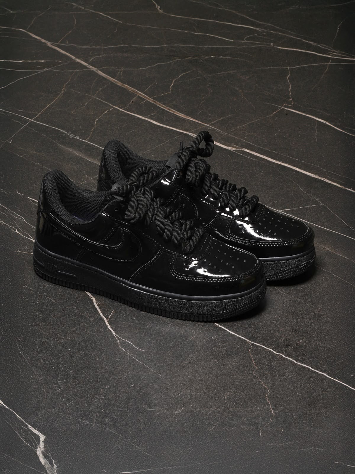 AIR FORCE PRETO VERNIZ